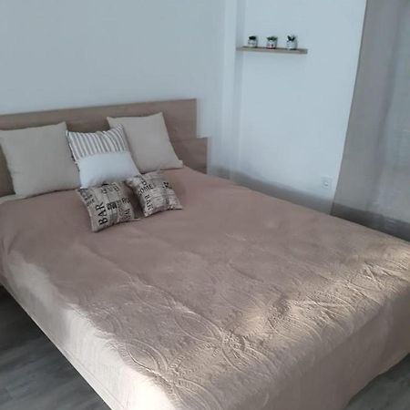 Fully Renovated Small & Cosy Studio Athene Buitenkant foto